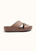 FORM BELT SANDAL - BROWN