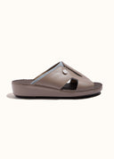 TIGHTENED SQUARE CUT SANDAL - TOPO