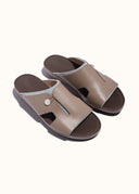 TIGHTENED SQUARE CUT SANDAL - TOPO
