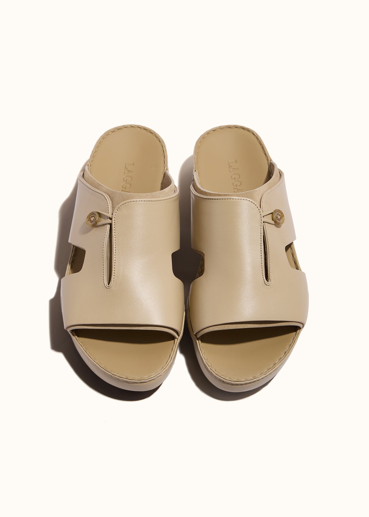 TIGHTENED SQUARE CUT SANDAL - BEIGE