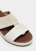 PEEK BUCKLE SANDAL - LATTE